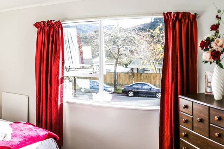 Photo of property in 78 Gemstone Drive, Birchville, Upper Hutt, 5018
