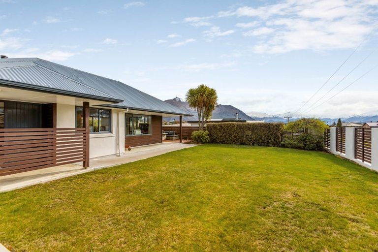 Photo of property in 191 Aubrey Road, Wanaka, 9305