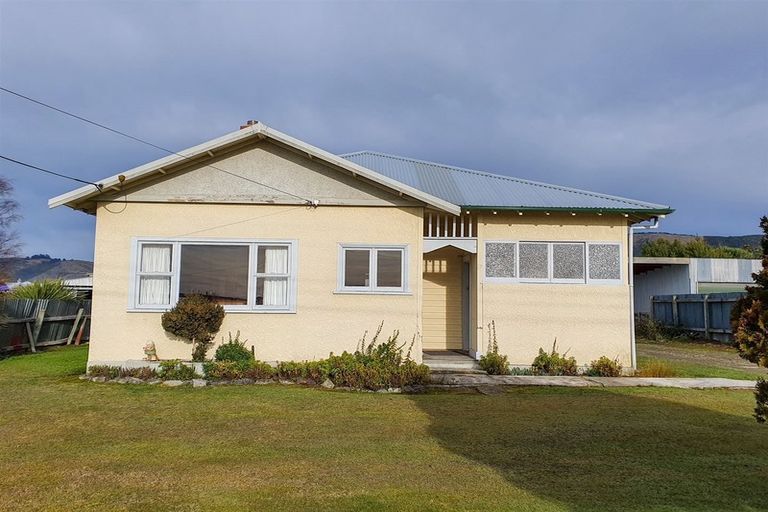 Photo of property in 17 George Street, Waimate, 7924