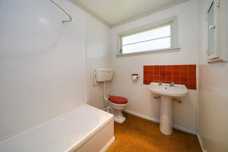 Photo of property in 89 Pahiatua Street, Hokowhitu, Palmerston North, 4410