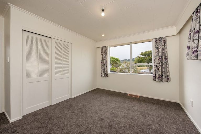 Photo of property in 37 Brightwater Crescent, Totara Park, Upper Hutt, 5018