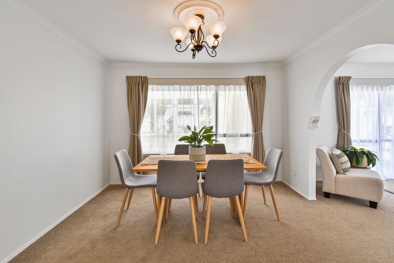 Photo of property in 147 Walter Strevens Drive, Conifer Grove, Takanini, 2112