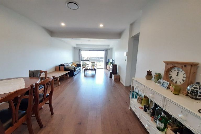 Photo of property in 17 Moki Place, Long Bay, Auckland, 0630