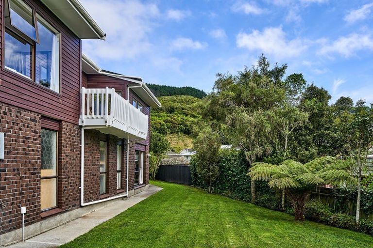 Photo of property in 5 Achilles Close, Tawa, Wellington, 5028