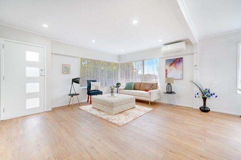 Photo of property in 1/10 Gloaming Place, Conifer Grove, Takanini, 2112