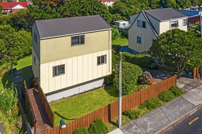 Photo of property in 8 Morere Street, Titahi Bay, Porirua, 5022