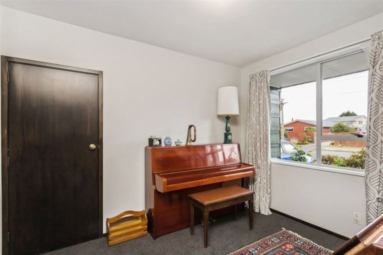 Photo of property in 2/17 Cotswold Avenue, Bishopdale, Christchurch, 8053