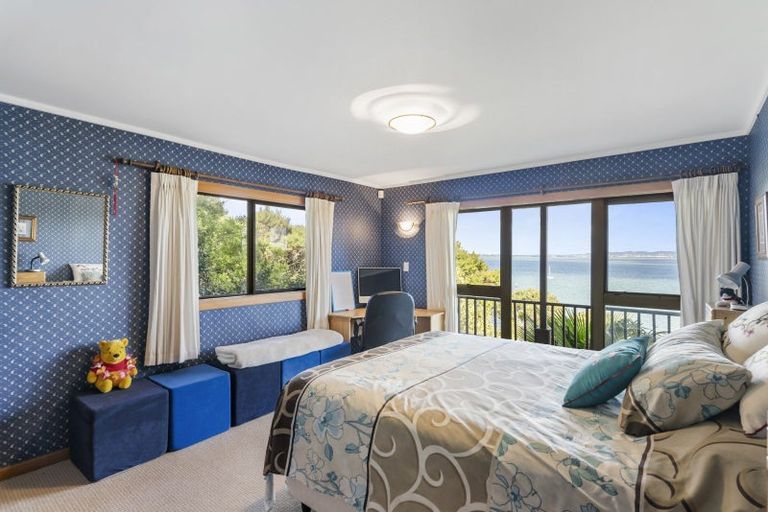 Photo of property in 16 Brigantine Drive, Beach Haven, Auckland, 0626