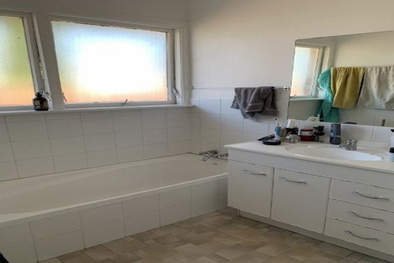 Photo of property in 27 Maidstone Road, Ilam, Christchurch, 8041