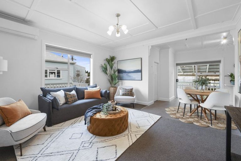 Photo of property in 14 Calvert Road, Moturoa, New Plymouth, 4310