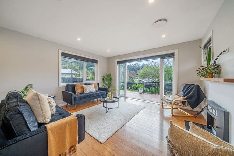 Photo of property in 12 Forest Road, Pinehaven, Upper Hutt, 5019