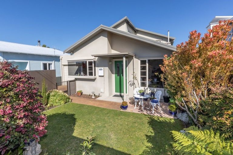 Photo of property in 82 Charles Street, Westshore, Napier, 4110