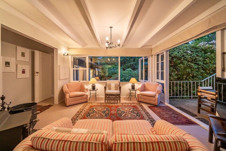 Photo of property in 9 Chatsworth Road, Silverstream, Upper Hutt, 5019