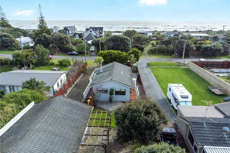 Photo of property in 36 Rodney Avenue, Te Horo Beach, Otaki, 5581