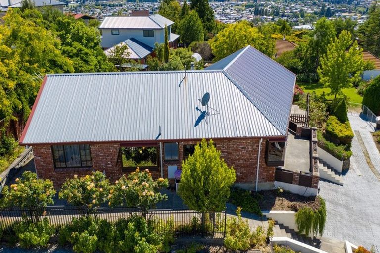 Photo of property in 2c Craig Place, Bridge Hill, Alexandra, 9320