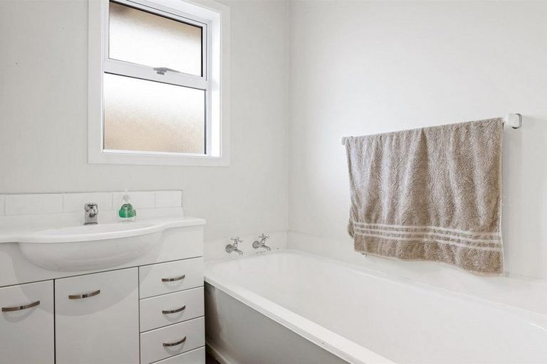 Photo of property in 23 Dunstan Crescent, Hornby, Christchurch, 8042