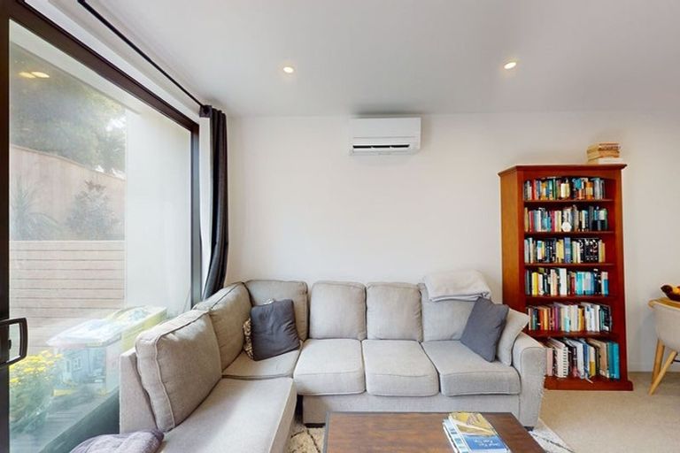 Photo of property in 34 Palm Grove, Berhampore, Wellington, 6023