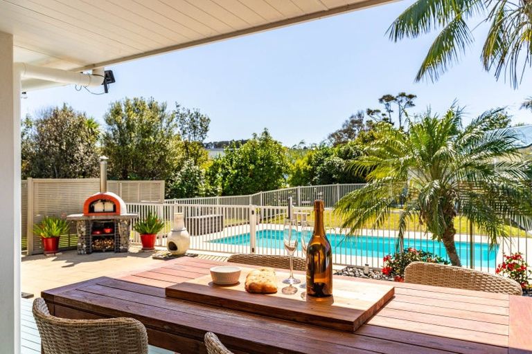 Photo of property in 92 Ritchie Road, Parua Bay, Whangarei, 0174