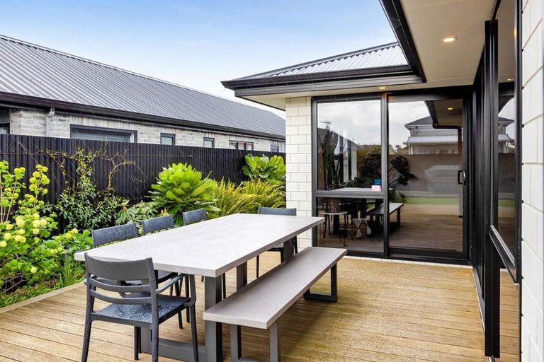 Photo of property in 69 Wilson Street, Hawera, 4610