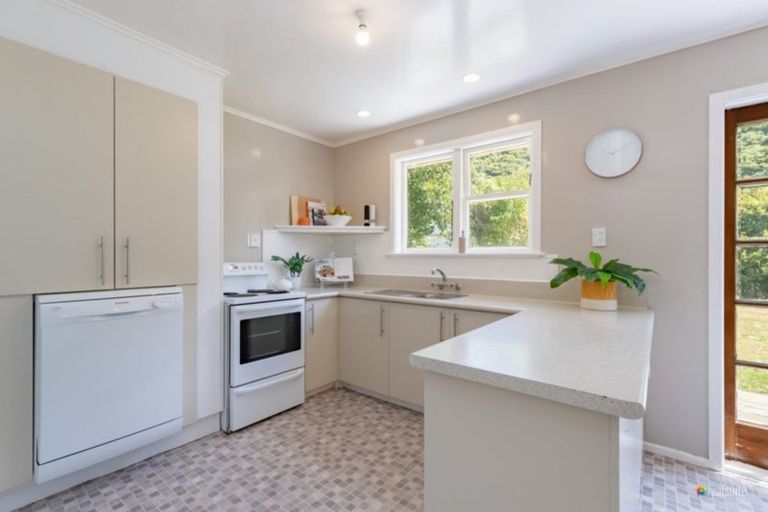 Photo of property in 50 Black Beech Street, Birchville, Upper Hutt, 5018