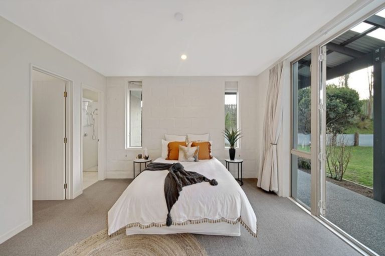 Photo of property in 70 Queens Avenue, Waikuku Beach, 7402