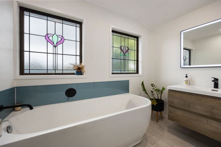 Photo of property in 43 Lachlan Drive, Dinsdale, Hamilton, 3204