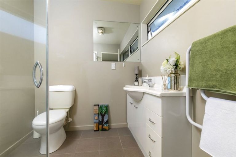 Photo of property in 74a Buscomb Avenue, Henderson, Auckland, 0610