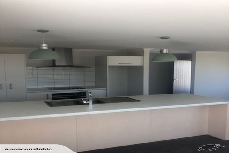 Photo of property in 30 Queenwood Road, Levin, 5510