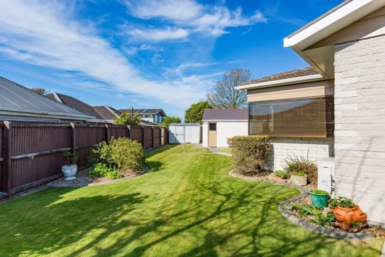 Photo of property in 10 Iona Place, Sockburn, Christchurch, 8042