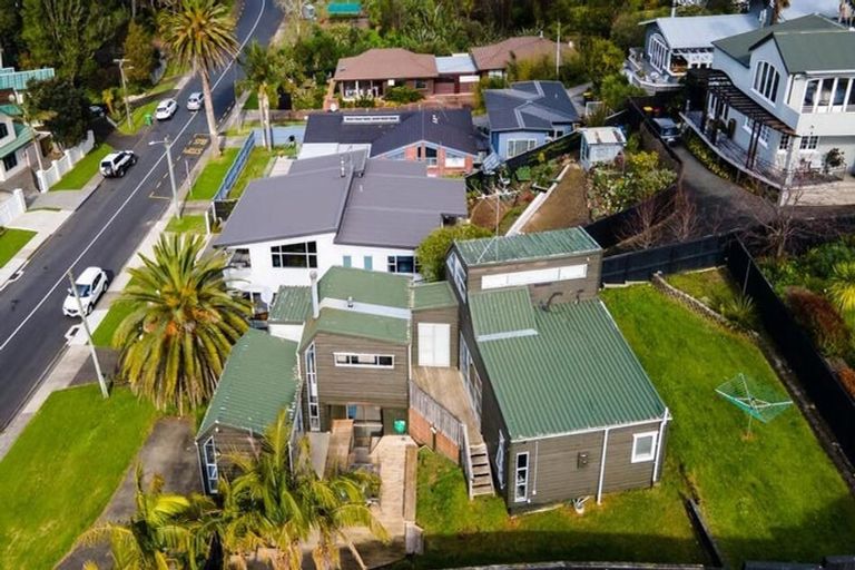 Photo of property in 3a Pah Road, Cockle Bay, Auckland, 2014