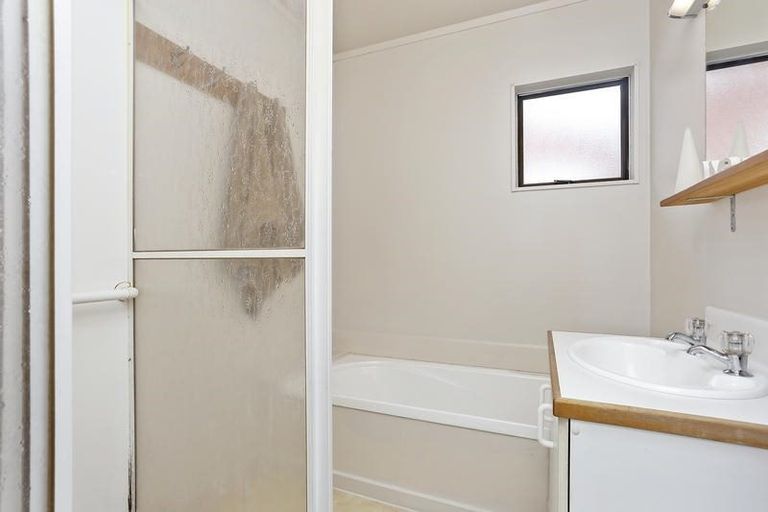 Photo of property in 3/388a West Coast Road, Glen Eden, Auckland, 0602