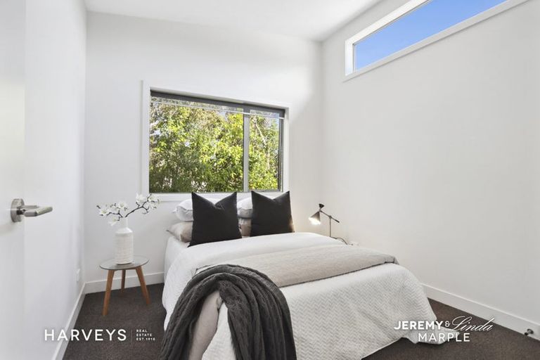 Photo of property in 31c Woodfern Crescent, Titirangi, Auckland, 0604