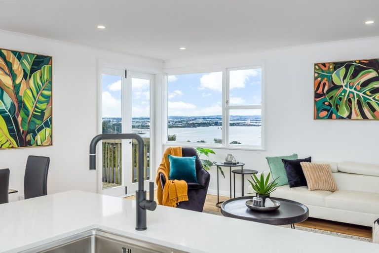 Photo of property in 2a Hoskins Avenue, Hillsborough, Auckland, 1042