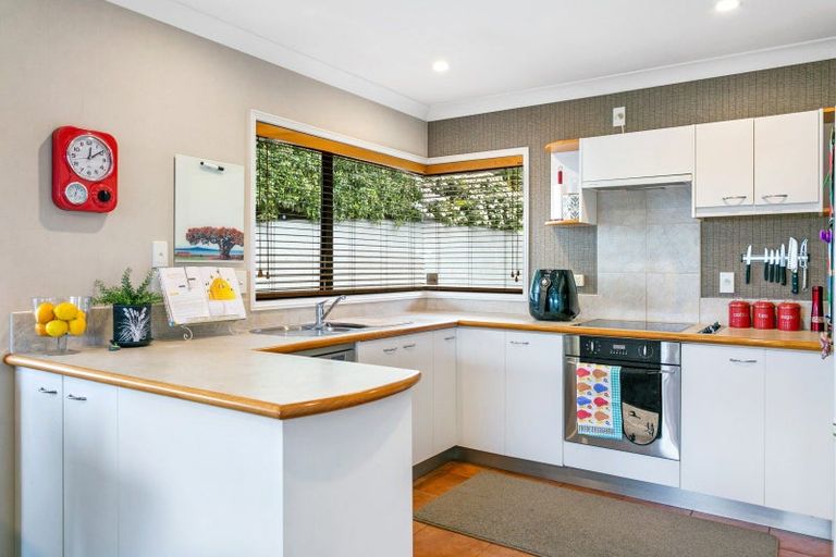 Photo of property in 9 Sunset Street, Hilltop, Taupo, 3330