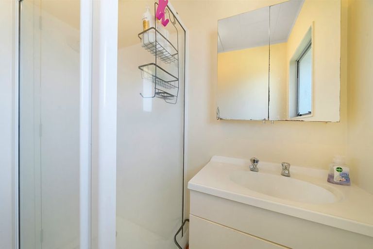 Photo of property in 12b Sturges Road, Henderson, Auckland, 0612