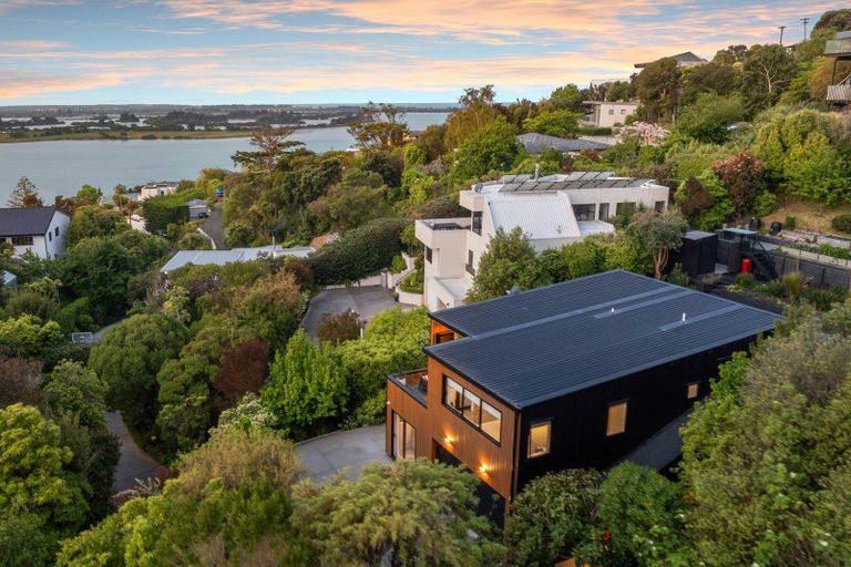 Photo of property in 11 Janice Place, Mount Pleasant, Christchurch, 8081