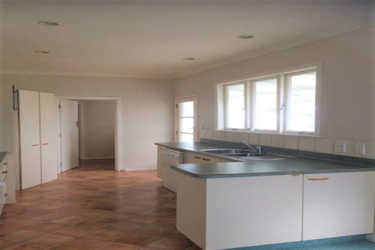 Photo of property in 35 Winchester Street, Levin, 5510