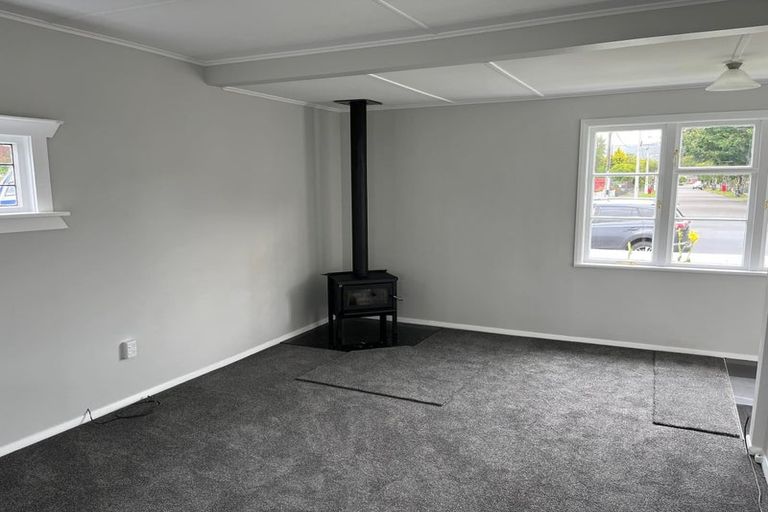Photo of property in 102 Gibbons Street, Ebdentown, Upper Hutt, 5018