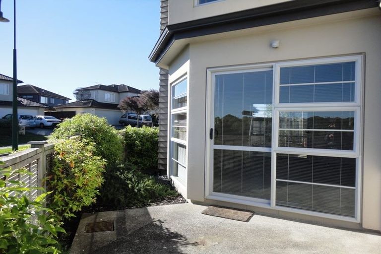 Photo of property in 9 Savona Drive, Flat Bush, Auckland, 2016