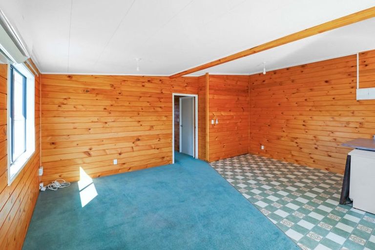 Photo of property in 281 Dowse Drive, Maungaraki, Lower Hutt, 5010