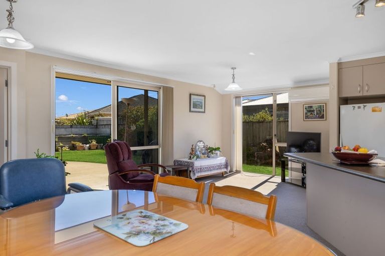 Photo of property in 9 Magnolia Rise, Waipahihi, Taupo, 3330