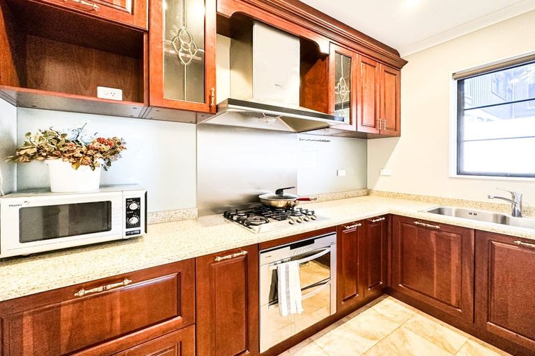 Photo of property in 25a Rothesay Bay Road, Rothesay Bay, Auckland, 0630