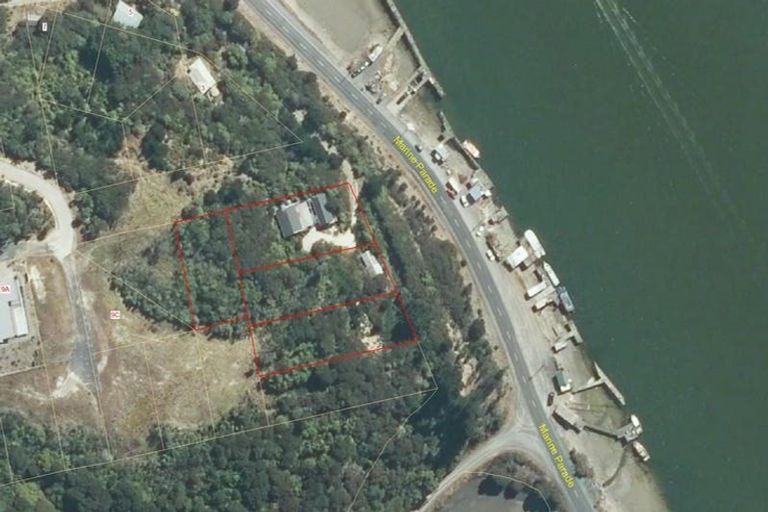 Photo of property in 3 Riverside Road, Taieri Mouth, 9091