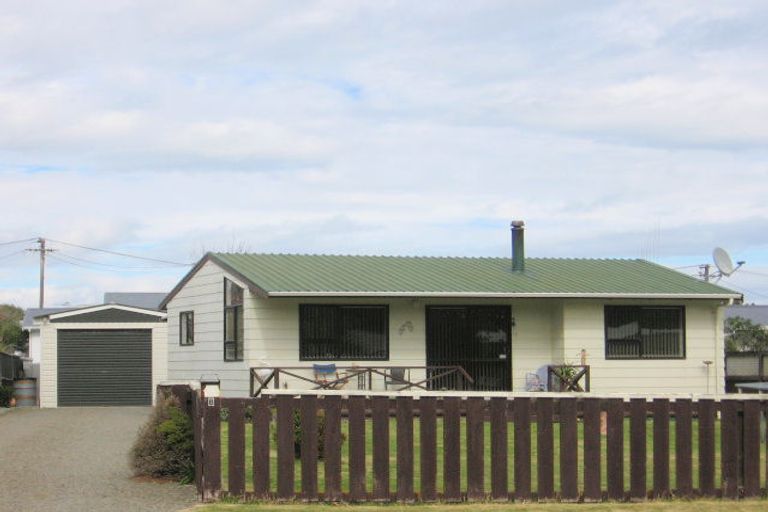 Photo of property in 8 Cousins Avenue East, Foxton Beach, Foxton, 4815