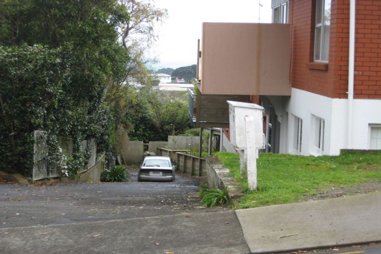 Photo of property in 2/164 Vivian Street, New Plymouth, 4310