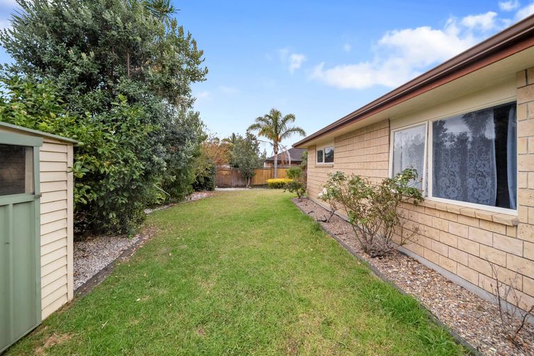 Photo of property in 35 Croftview Road, Wattle Downs, Auckland, 2103