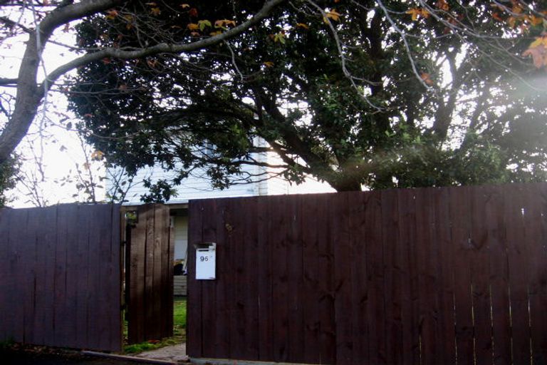 Photo of property in 96 Whites Line East, Waiwhetu, Lower Hutt, 5010