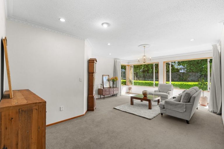 Photo of property in 31 Glenharrow Avenue, Avonhead, Christchurch, 8042