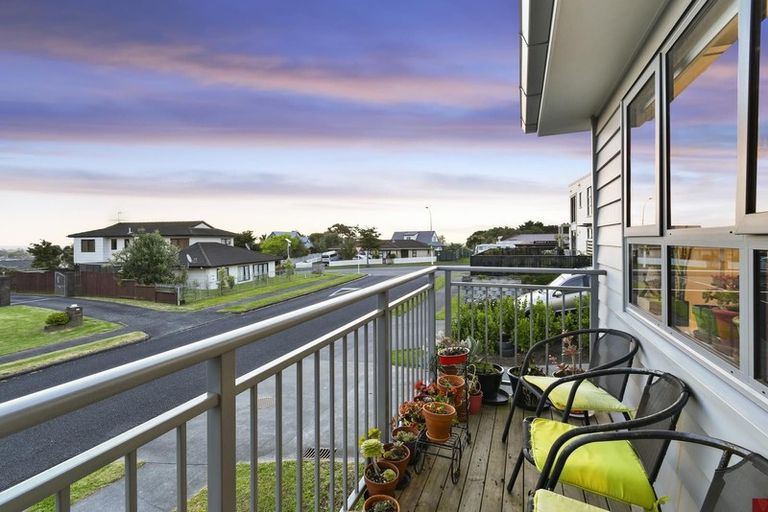 Photo of property in 77 Calluna Crescent, Totara Heights, Auckland, 2105