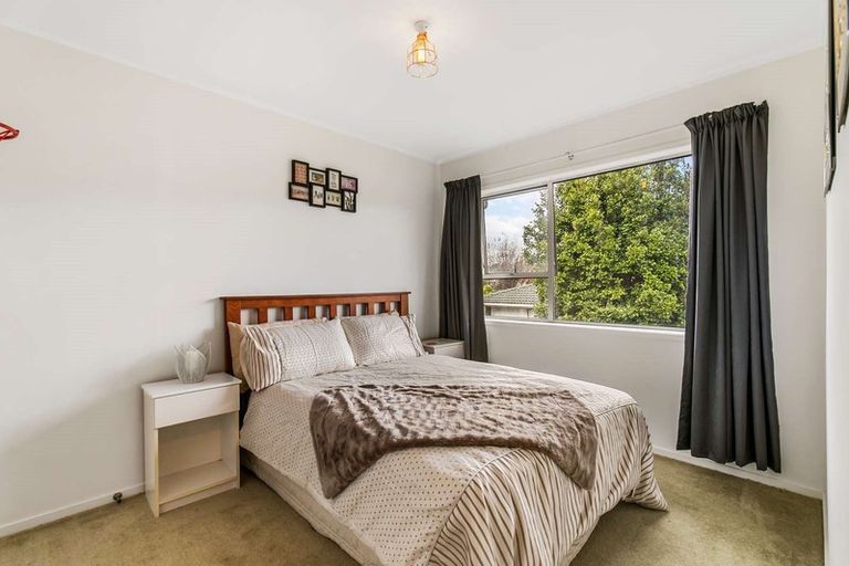 Photo of property in 1/27 Mannering Place, Hillcrest, Auckland, 0627